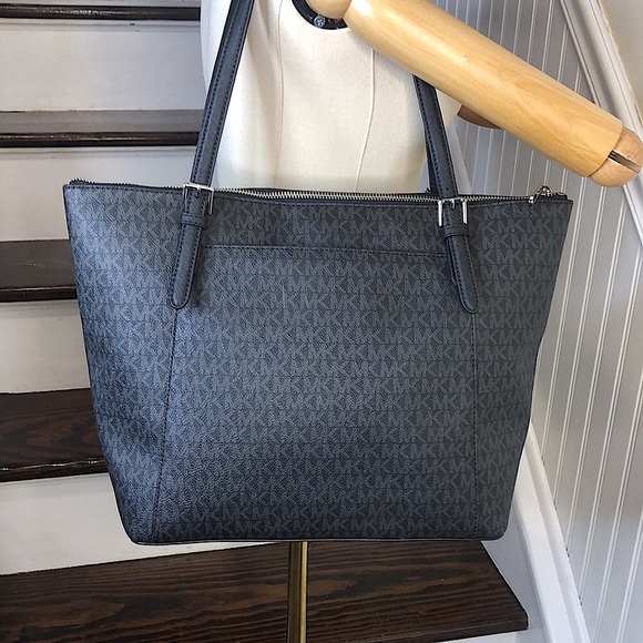 MICHAEL KORS Black Shoulder Strap Top Zipper Shoulder Bag Black Grey Monogram - Picture 4 of 17